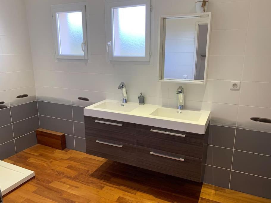 Villa Vue Sur Etang 8 Personnes Spacieuse Et Calme 나르본 외부 사진